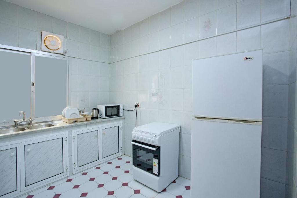 Nuzha Hotel Apartments Mascate Extérieur photo