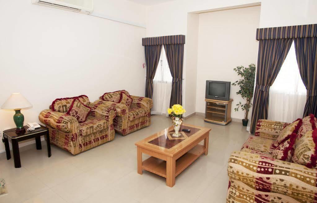 Nuzha Hotel Apartments Mascate Extérieur photo